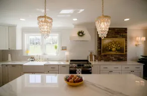 Charming & Serene Farmhouse: Near Lakes &Colleges - Image 4