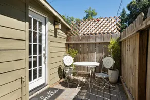 Charming Downtown Country Cottage - Image 5