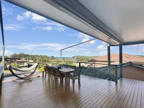 Fab 3-Bed Stay with Great Outdoors  Water Views - Image 2