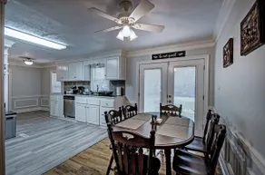 *King* Bed House in the Heart of Jackson - Image 2
