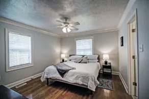 *King* Bed House in the Heart of Jackson - Image 3