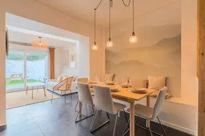 3 bedroom house with garden, near tram - Image 2