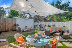Cozy Cottage, Brand New, fully Private, walk to Everything - Image 3