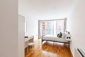 Bright Battersea Apartment - Image 3