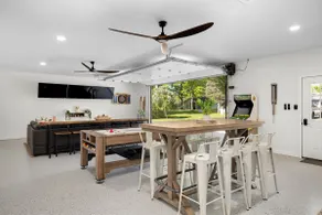 Lakeshore Living - Private Beach, Sleeps 16! - Image 2