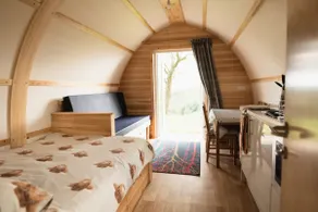 Cosy Glamping Pod with Hot Tub & Exceptional Views - Image 4
