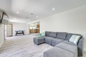 Furnished Patio! Family-Friendly Retreat in Tempe - Image 2