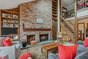 Fireplace Condo with Sweeping Golf Views, Greenswa - Image 5