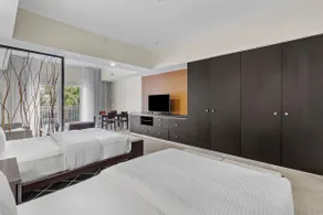 Perfect for Families, Large Studio, Pool & Parking - Image 4