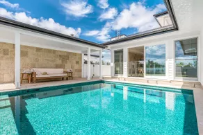 Aquarium House - Image 2