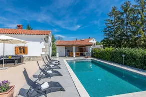Cozy and charming Villa near the beach - Image 2