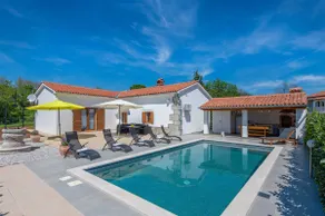 Cozy and charming Villa near the beach - Image 3