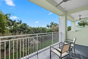 Space for everyone! 3 Bed/4 Bath Villa 2070 sq ft - Image 2