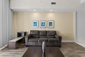 Space for everyone! 3 Bed/4 Bath Villa 2070 sq ft - Image 3