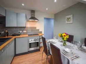 Tay Views Apartment - Image 5
