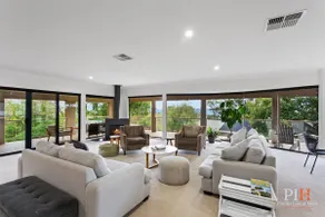 Spacious Retreat with Coastal Views - Image 2