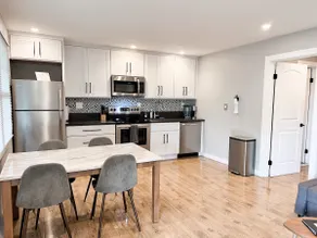 Newly Renovated 2024 Beach Condo in Norfolk - Image 2