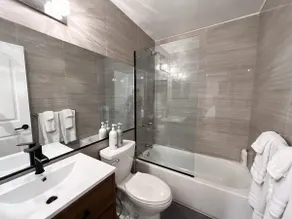 Newly Renovated 2024 Beach Condo in Norfolk - Image 5