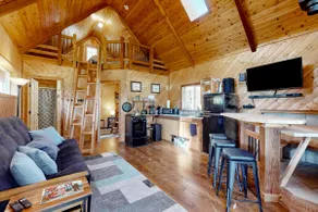 Romantic 15-Acre Hideout Near Foster Creek! - Image 2