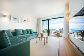 Sea Views & Prime Location – Amapola Waves - Image 3