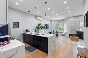 Chic City Escape: 3-Bedroom Luxury Retreat - Image 5