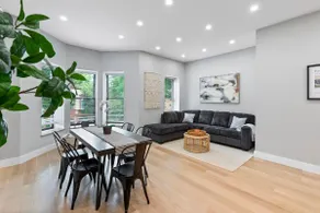 Chic City Escape: 3-Bedroom Luxury Retreat - Image 2