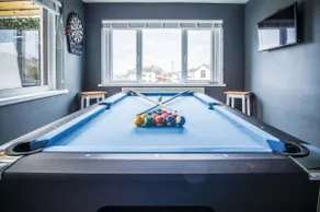 Hill House - 4 Bedroom Holiday Home - Llanrhidian - Image 3