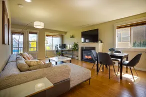 Stylist Home with Dual Suites near Green Lake - Image 2