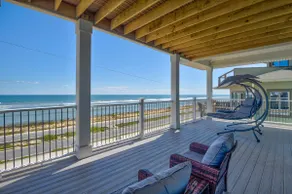 Beachfront retreat w views, games, hot tub & more! - Image 5