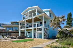 Beachfront retreat w views, games, hot tub & more! - Image 4