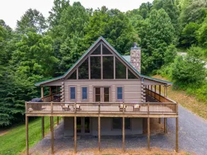Roaring Creek Lodge - Newland log cabin, hot tub, pool table, fire pit - Image 2