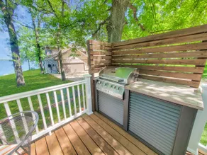 Grassy Knoll Retreat on the Big Spirit Lake - Image 5