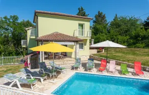 A quiet, private and beautiful villa - Image 4