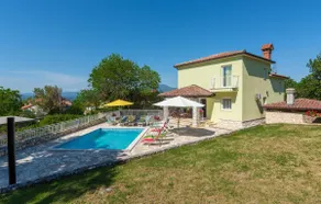 A quiet, private and beautiful villa - Image 5