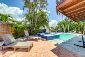 Pool & Home Theater: Lighthouse Point Home! - Image 2