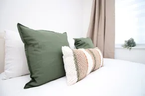 Cohost Partners Spacious 5-Bed Home in Newport - Image 3