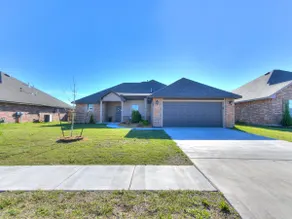 Excellent new home in wonderful neighborhood - Image 5