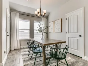 Excellent new home in wonderful neighborhood - Image 3