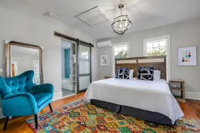 20% Off May! Marble Falls Suite, 1 Block To DT - Image 4