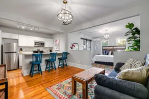 20% Off May! Marble Falls Suite, 1 Block To DT - Image 2