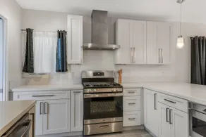 Pet Friendly, Modern, Mins to Retro Row & Beach - Image 3