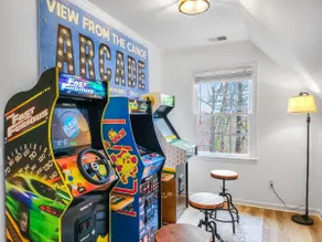 Big Games-Big Comfort-Big Space-Big Canoe Luxury! - Image 4