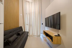 Practical, modern, comfortable, in a great location - Image 5