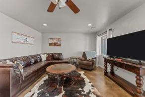 Rancho Vista Dos/horse corrals/WD/full kitchen - Image 2