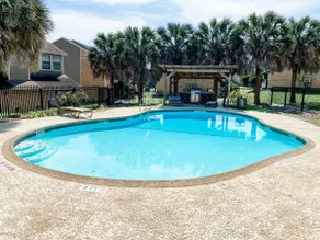 10 Min to Downtown - Pet-friendly, TV with Parking - Image 3