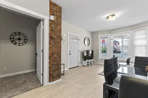 Charming 2BR – 2-Min Walk to Downtown Attractions - Image 3