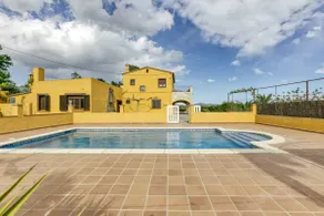 Casa de campo 'Les Cabretes Vilanova De La Muga' com vista para a montanha, Wi-Fi e ar condicionado - Image 3