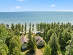 Classic Door County Cottage on Lake Michigan - Image 5