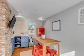 Cozy, Historical Home, 150ft. to King St! - Image 4