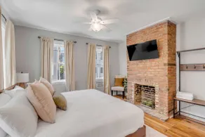 Cozy, Historical Home, 150ft. to King St! - Image 3